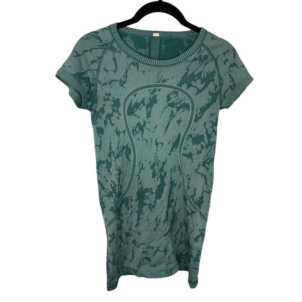 Lululemon Run Swiftly Tech Short Sleeve Shirt Size 4 Green Camo Athleisure